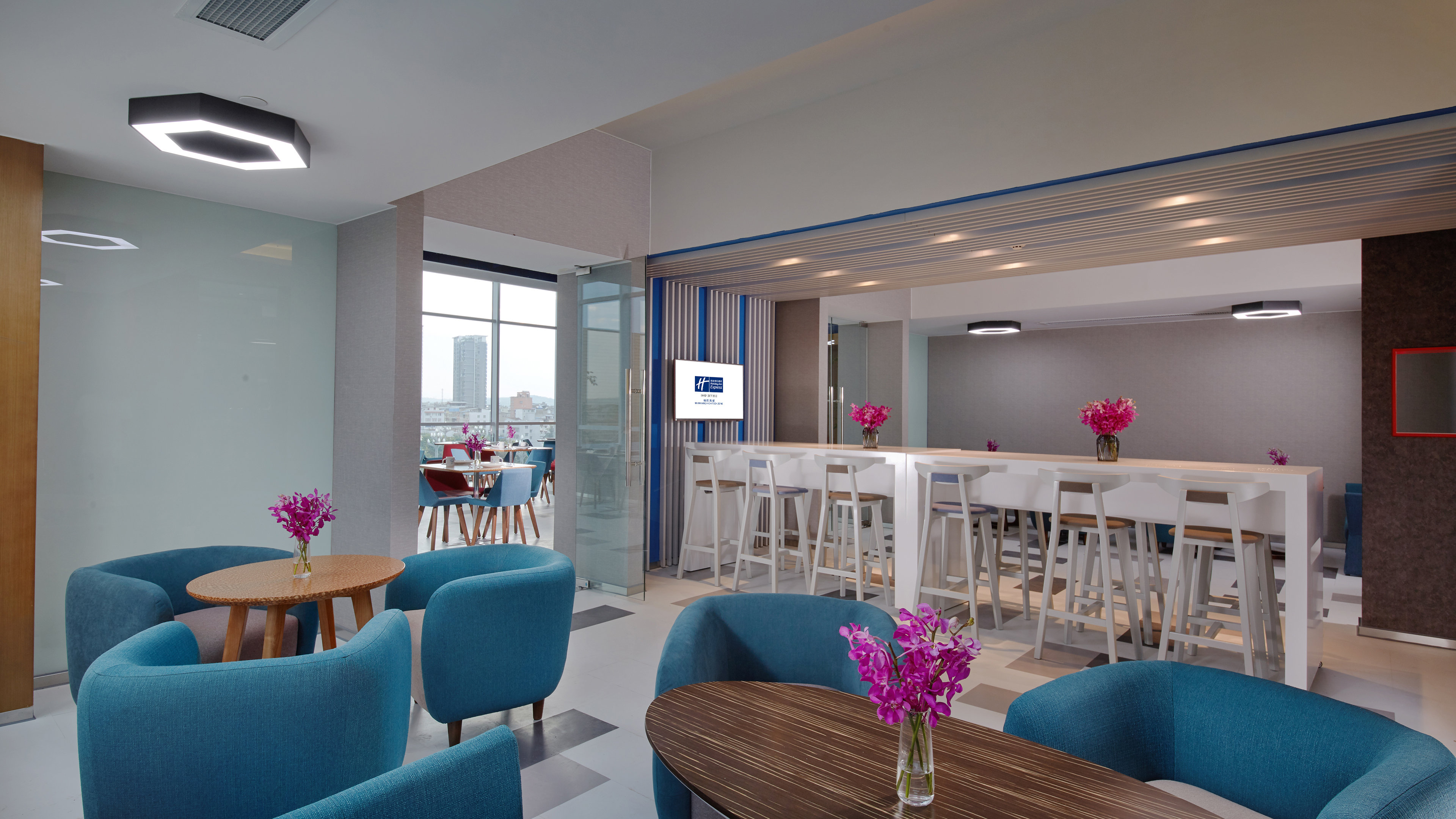 HOLIDAY INN EXPRESS MIANYANG HIGH-TECH ZONE 34/48