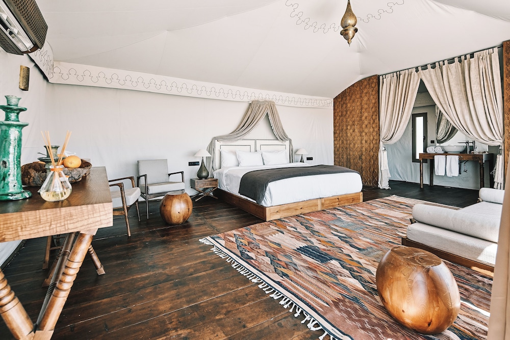 The White Camel Lodge 12/36