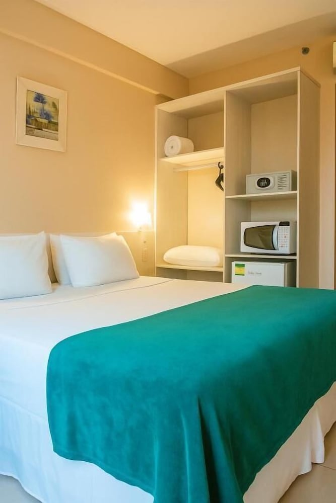 DELUXE, DOUBLE BED