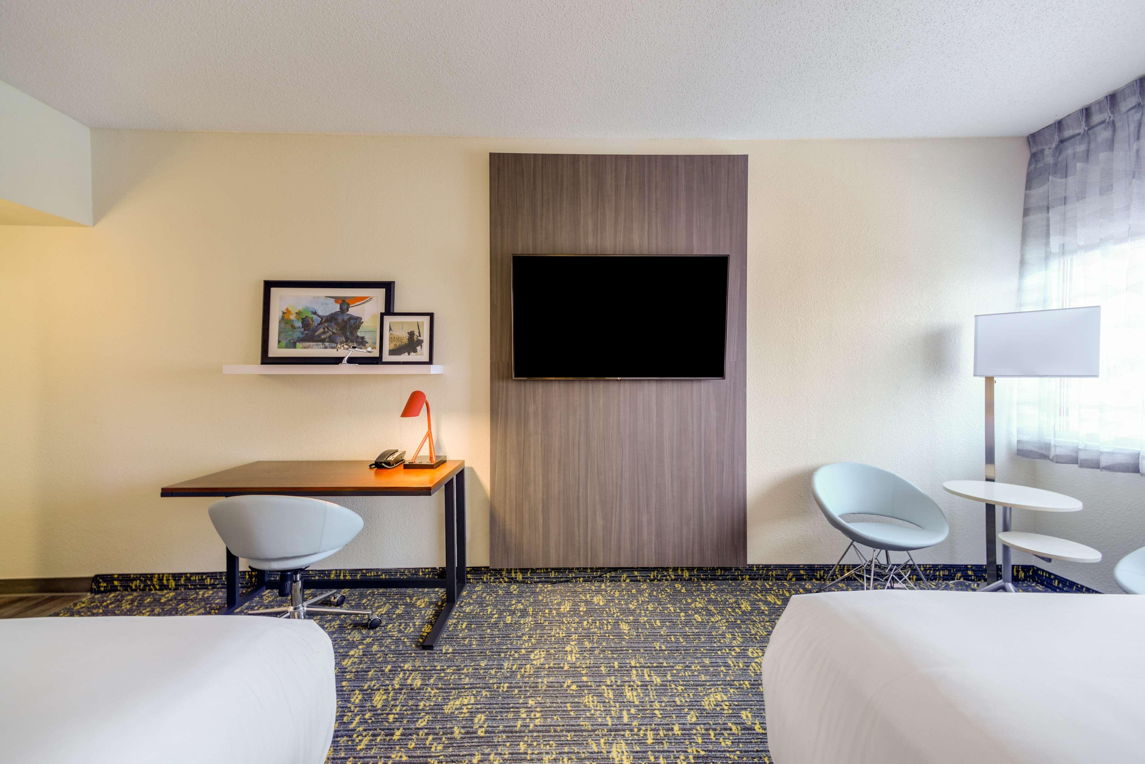 St. Louis Airport Hotel 18/44