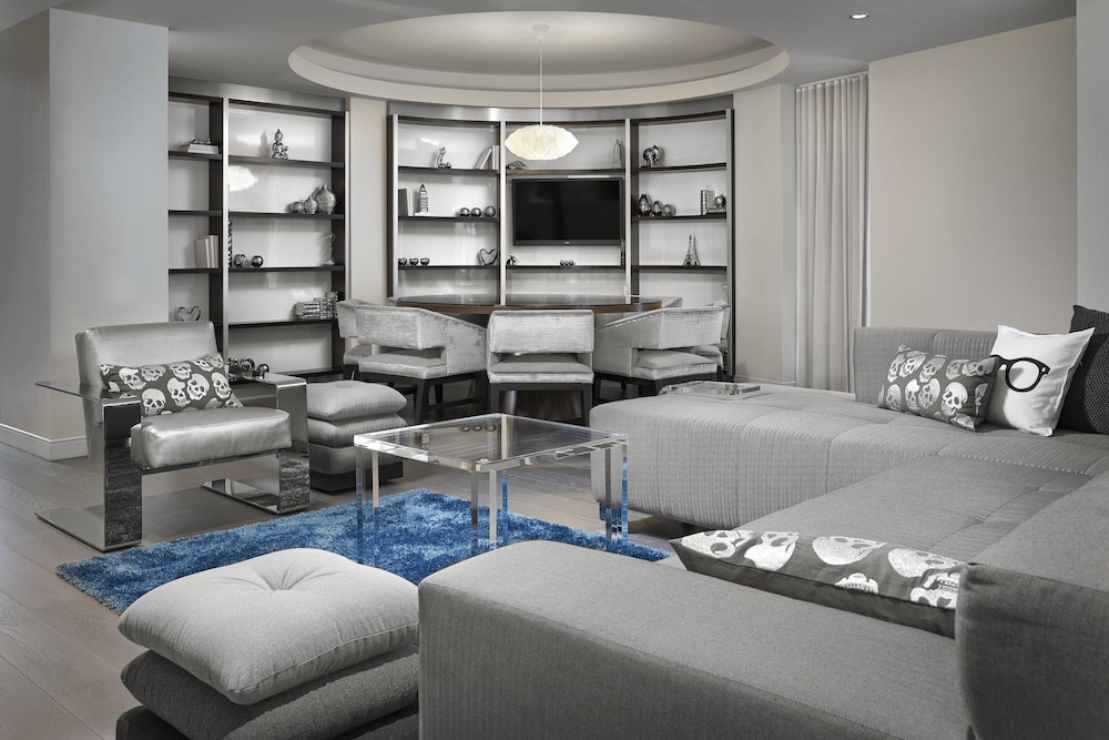 RENAISSANCE EDMONTON AIRPORT HOTEL 34/44