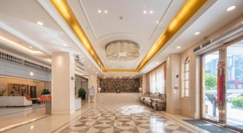 Vienna Hotel (Foshan Wenhua North Road) 13/56