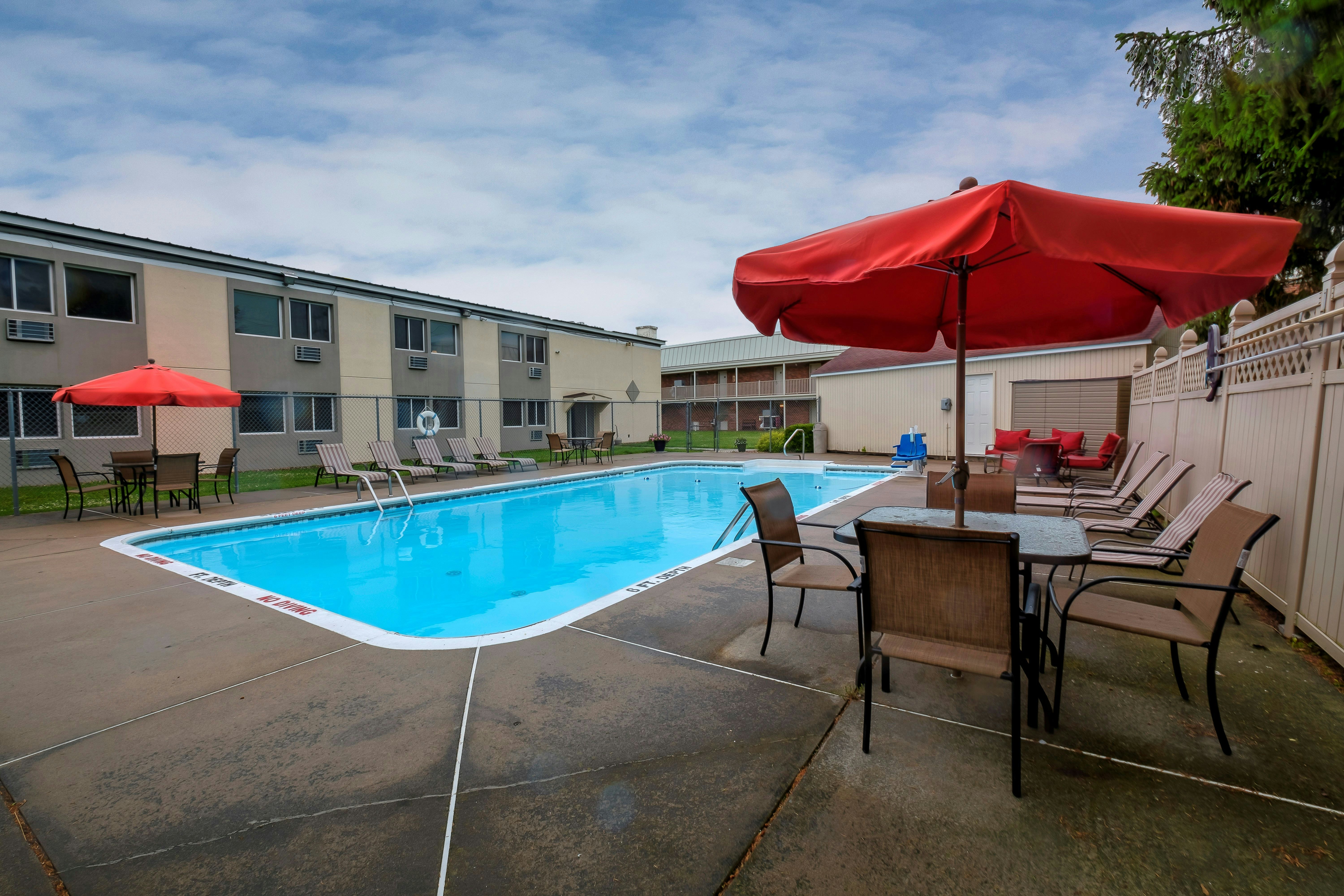 Red Roof Inn and Suites Herkimer 46/46