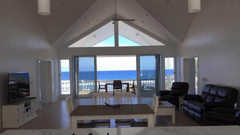 Seaside Beachfront Villas 8/20