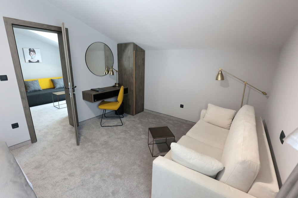 Hotel Milenij 20/38