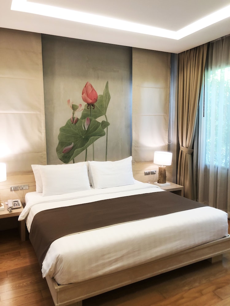 Chu Hotel 24/77