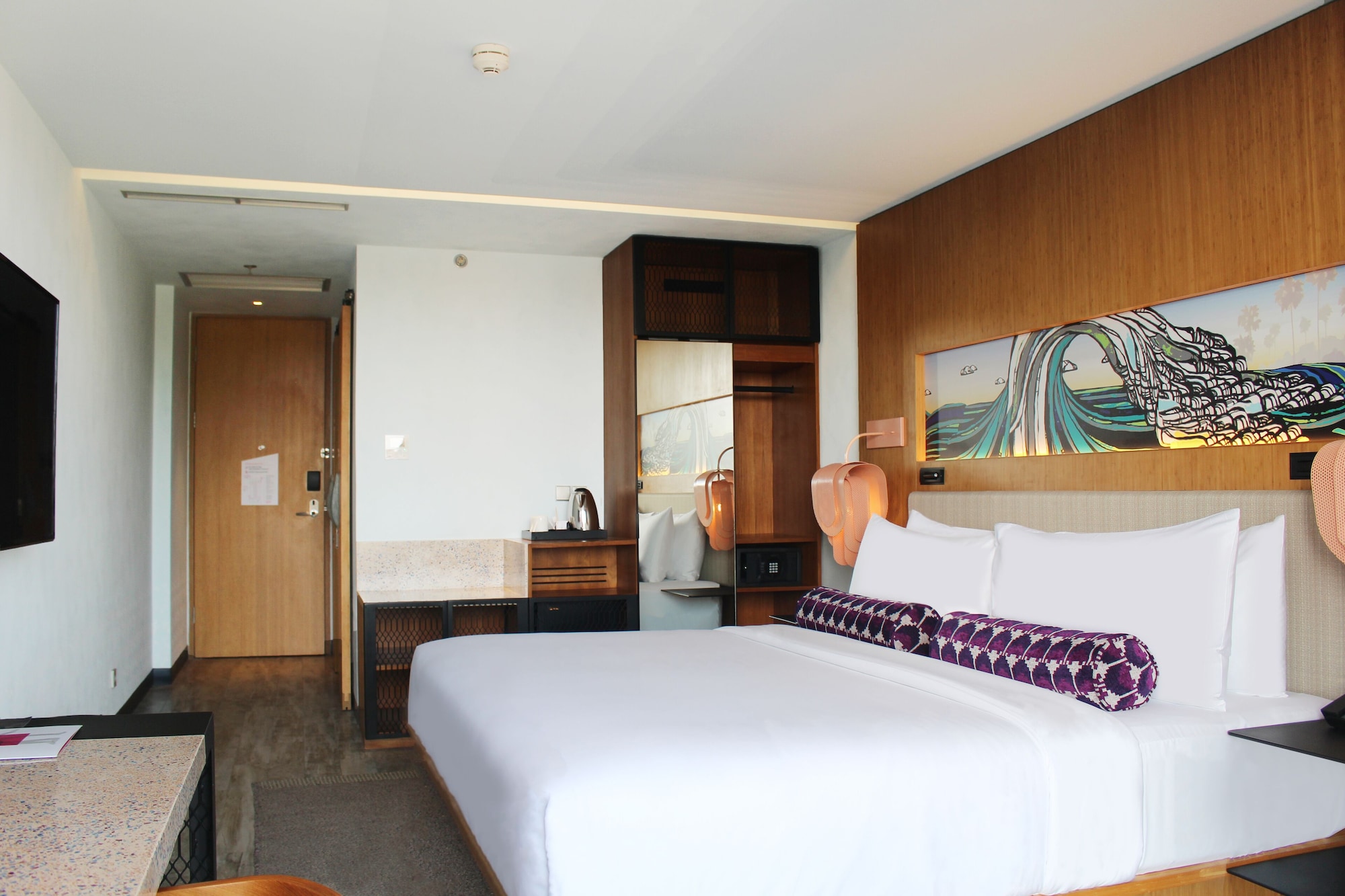 Aloft, King Bed, City View