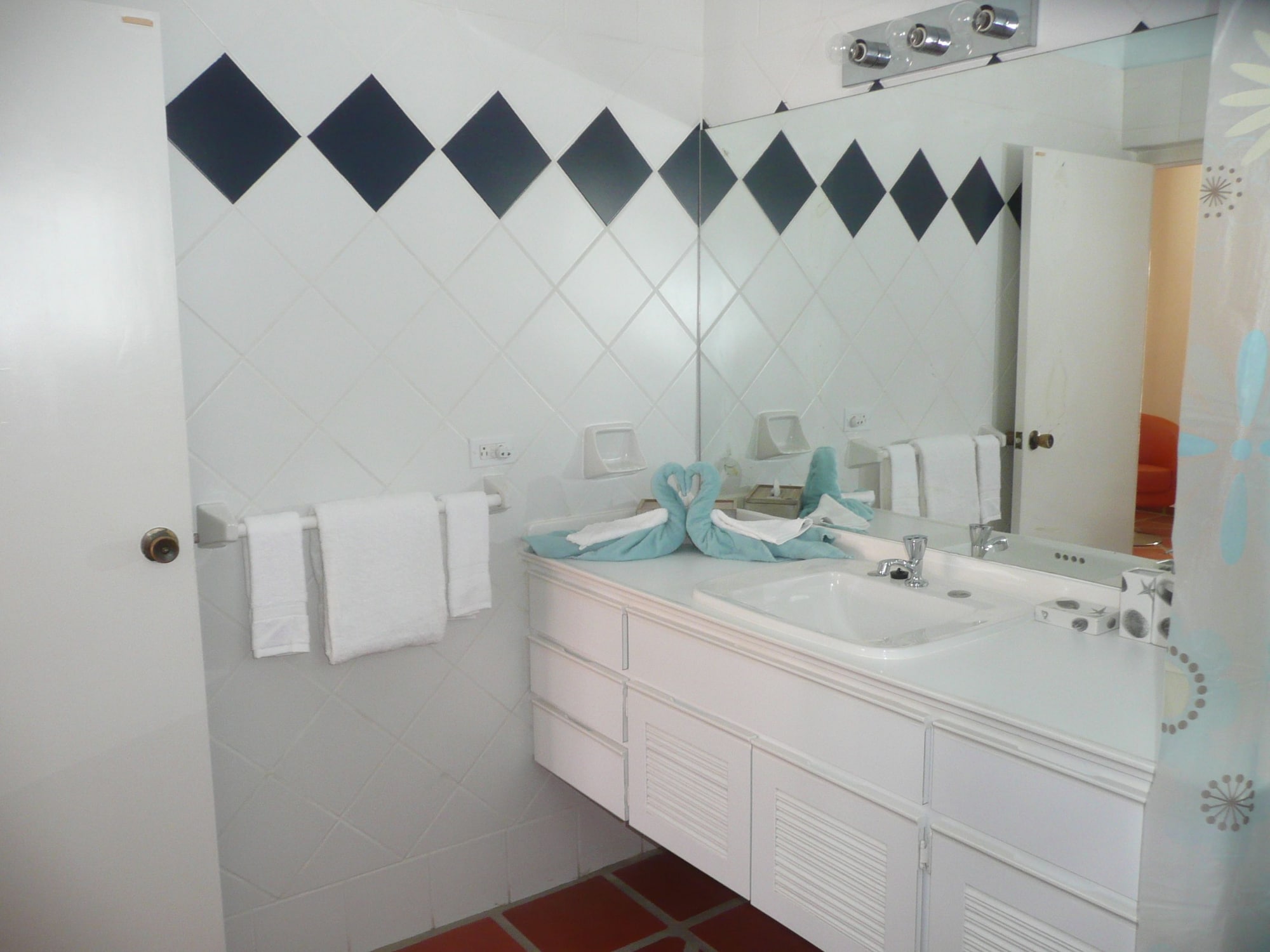 1 BEDROOM, APARTMENT