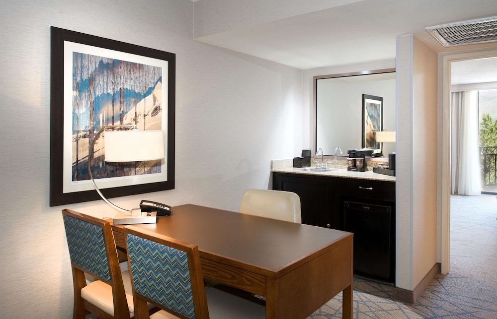 Embassy Suite Hotel Colorado Springs 42/68