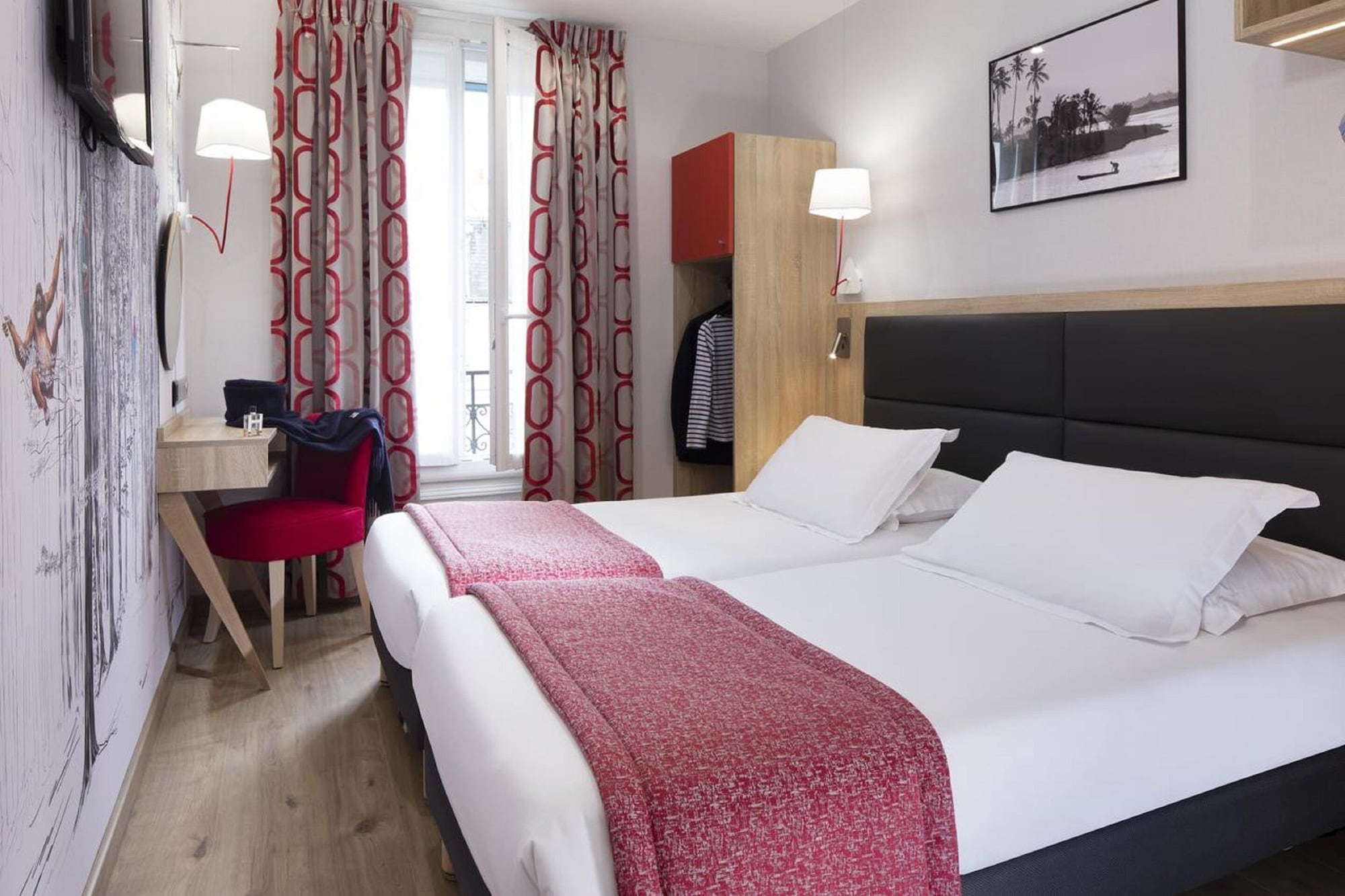 EXECUTIVE, TWIN BEDS