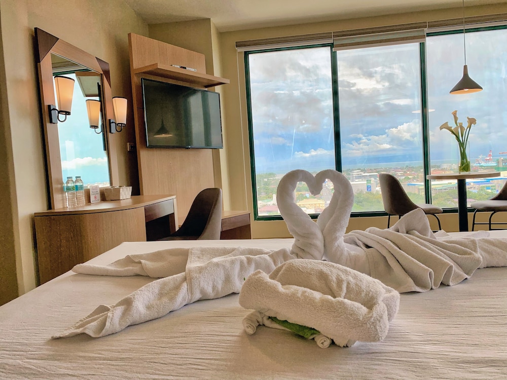 New Dawn Hotel Plus 49/79