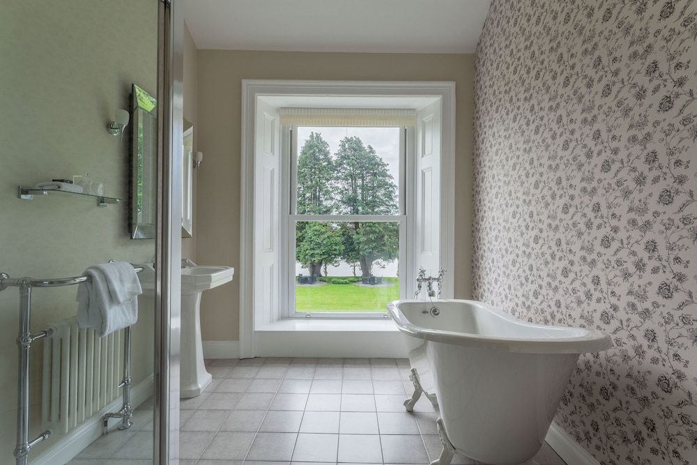 Mansion House Llansteffan 29/32