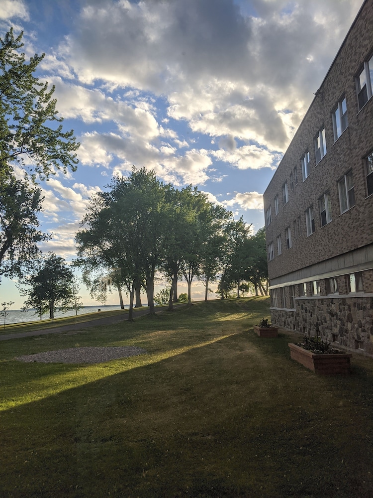 Manoir D'youville 48/50