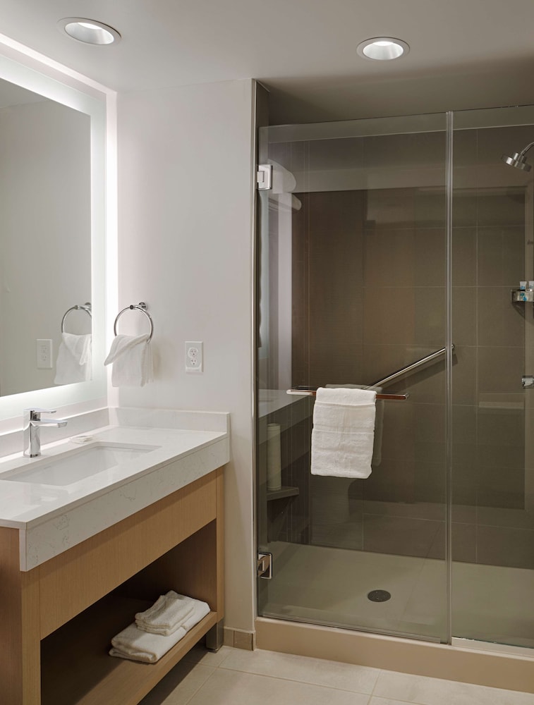 Hyatt House Columbus/OSU-Short North 48/50