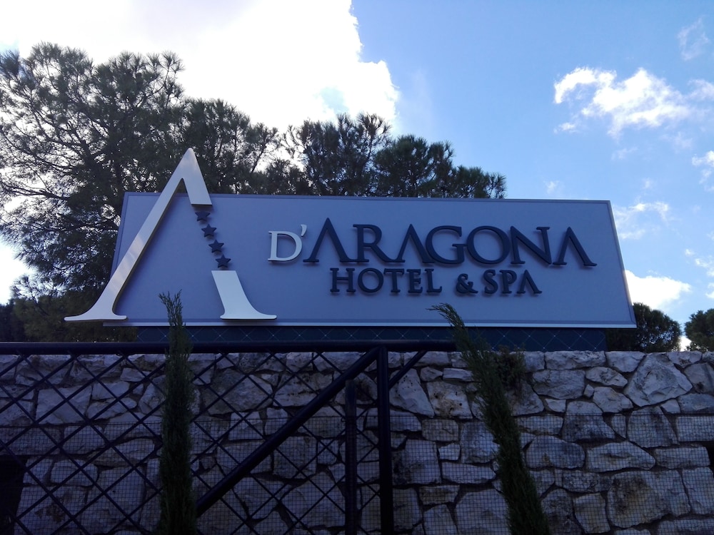 Hotel D Aragona 2/40