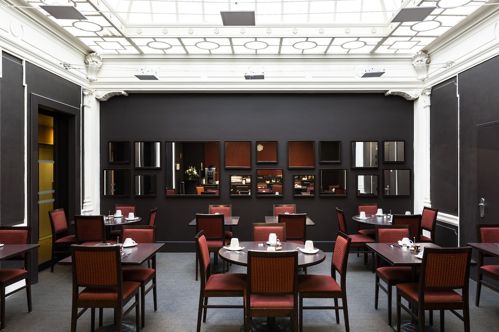 restaurant cafeteria