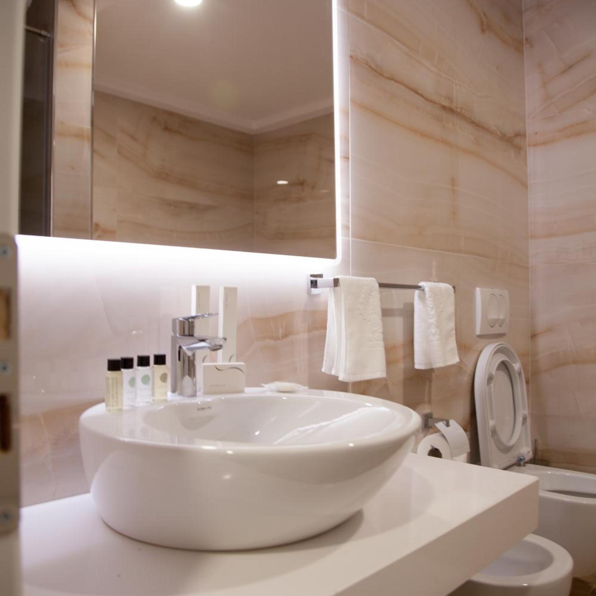 Royal G Hotel and Spa 56/58