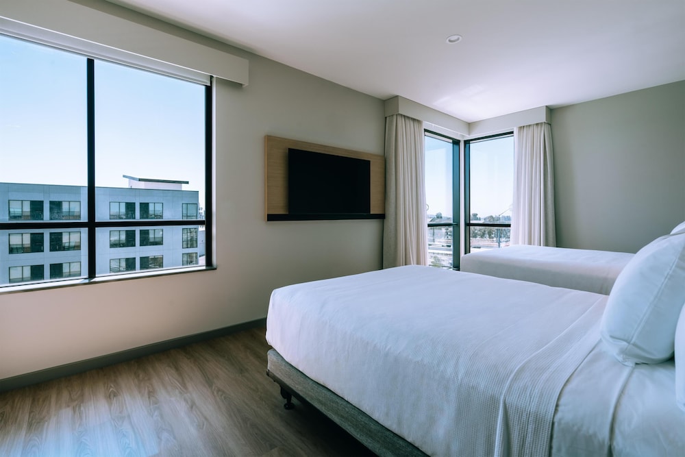 Hyatt House Ontario Airport 14/50