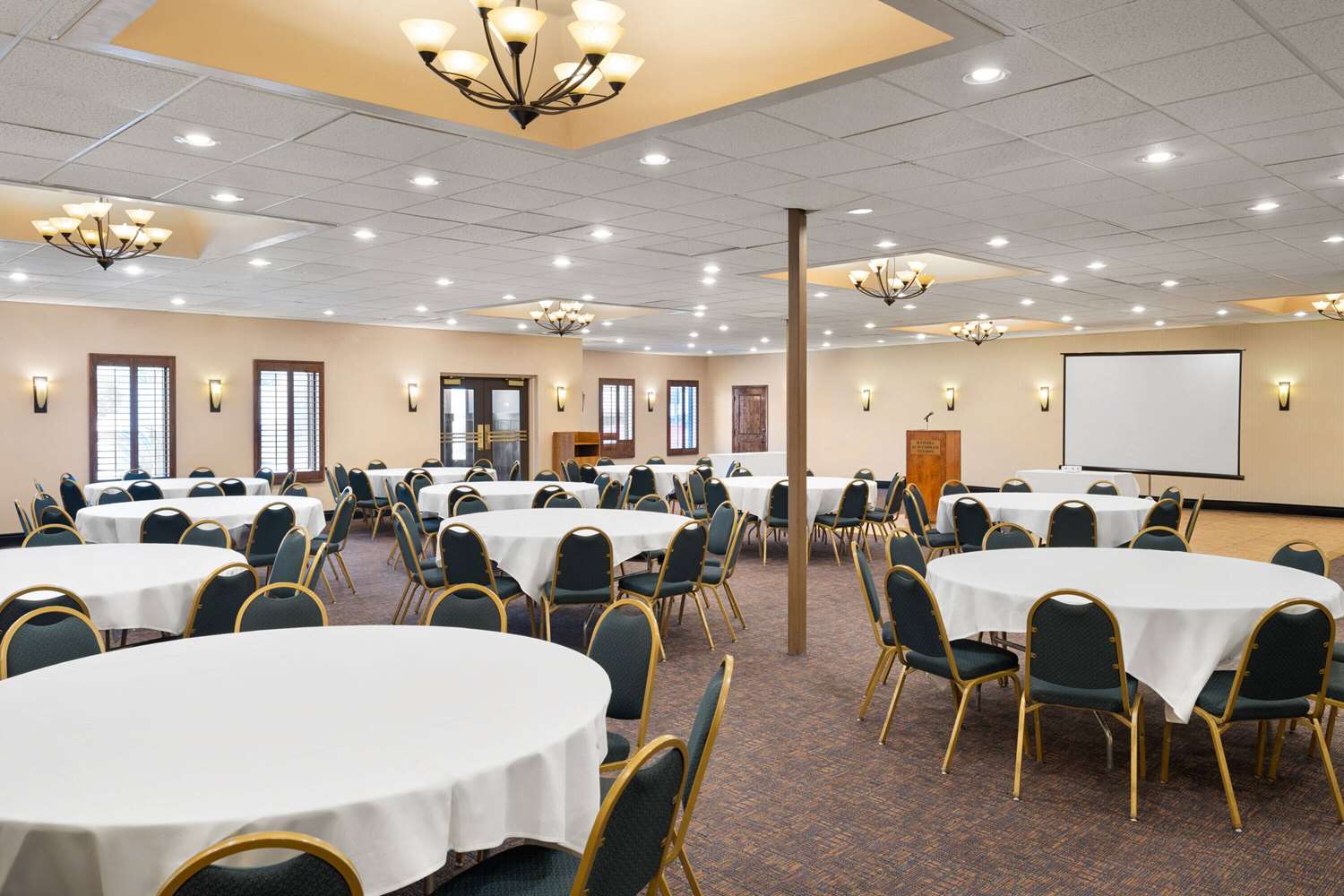 Ramada by Wyndham Tucson 36/63