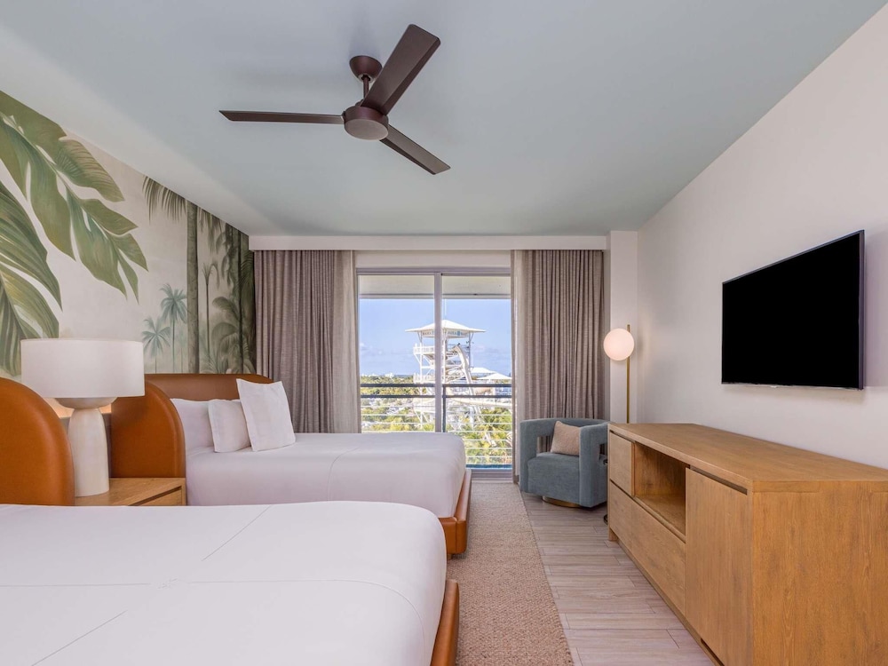 room, 2 queen beds, ocean view
