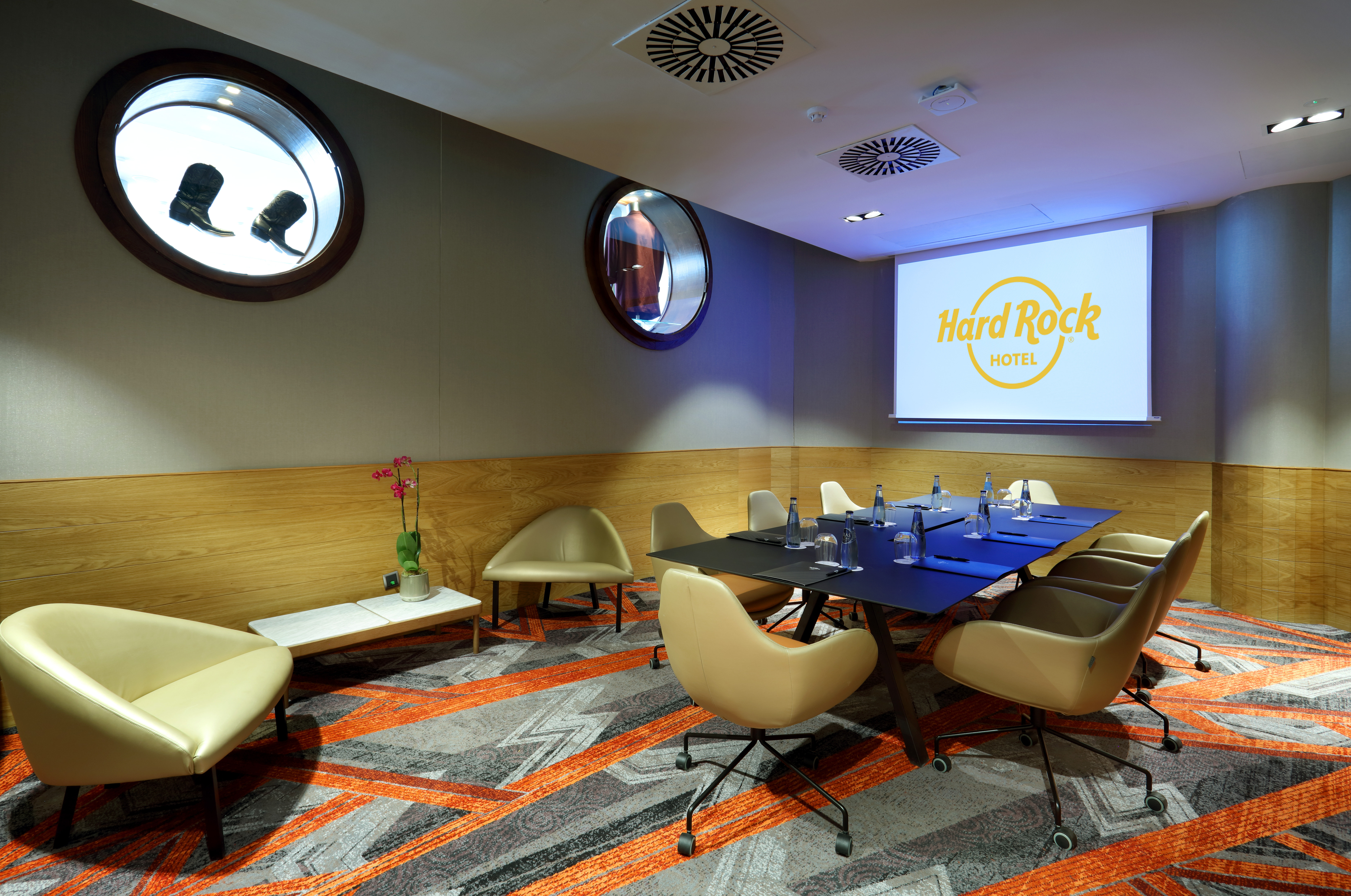 Hard Rock Hotel Tenerife 65/82