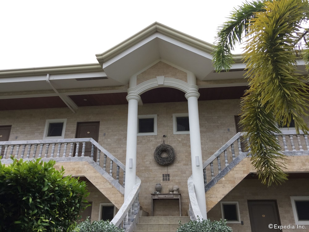 Linaw Beach Resort 4/73