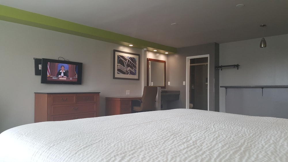 Seascape Inn - A Fairbridge Hotel 24/52
