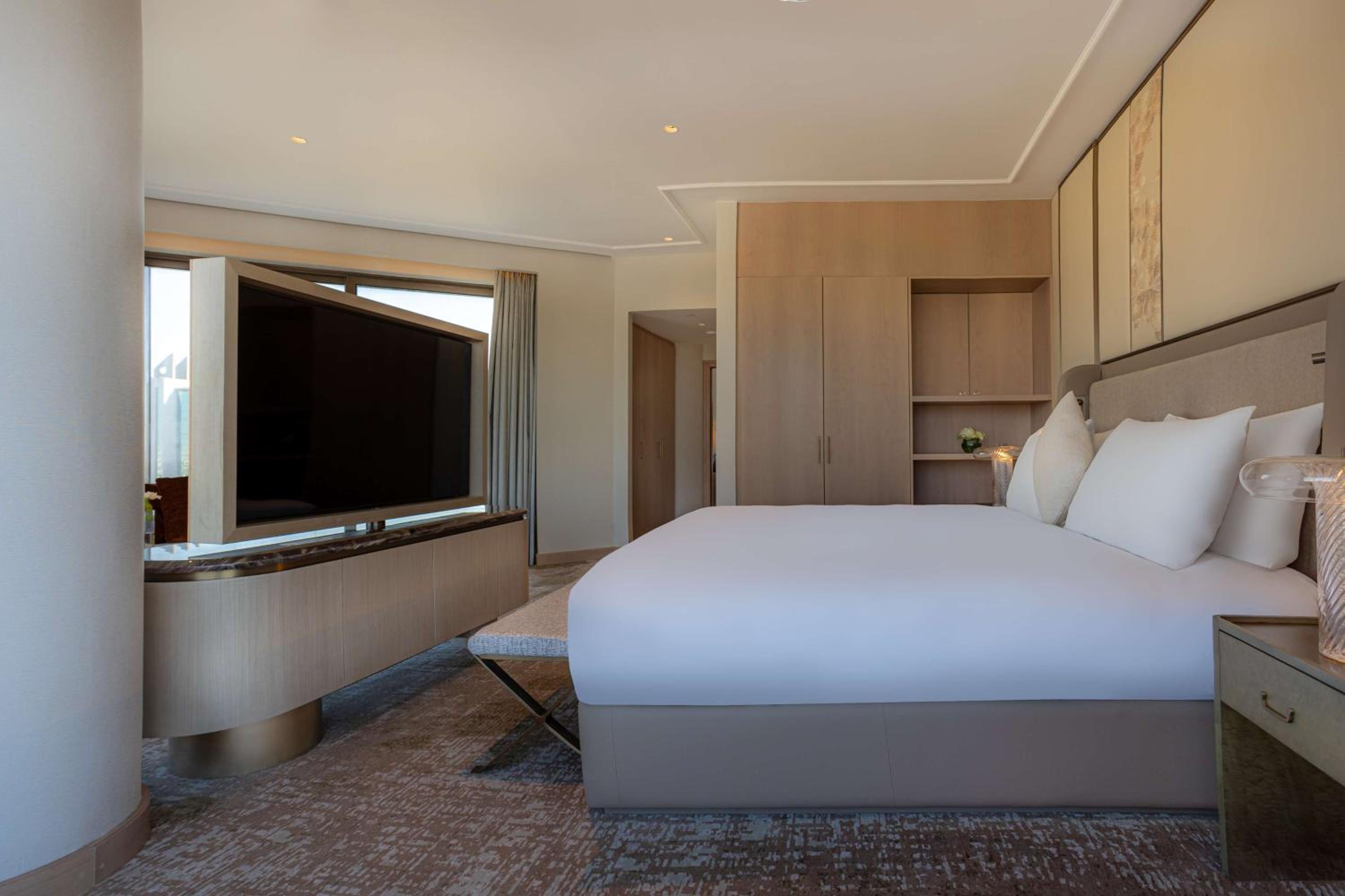 Panoramic, Club Signia, Suite, King Bed