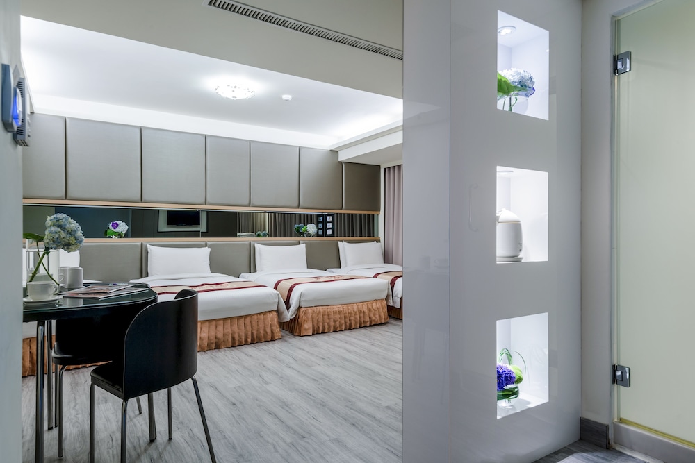 Harmonious Hotel 34/48
