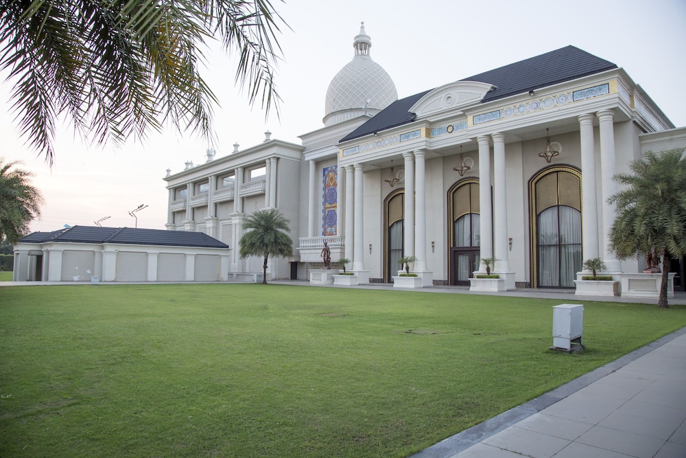 Sheraton Grand Palace Indore Ex the Grand Bhagwati Palace 6/37
