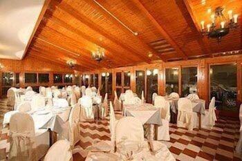 restaurant-cafeteria