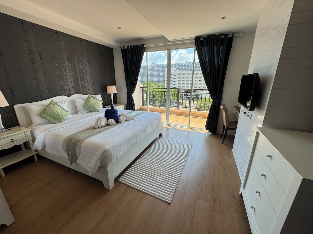 3 BEDROOMS, PENTHOUSE, PRIVATE POOL