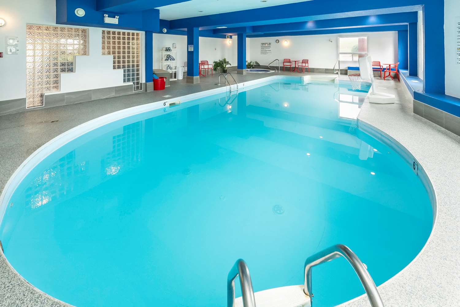 Comfort Inn & Suites Medicine Hat Shopping Centre 6/15