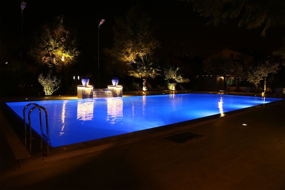 Akkent Garden Hotel 60/63