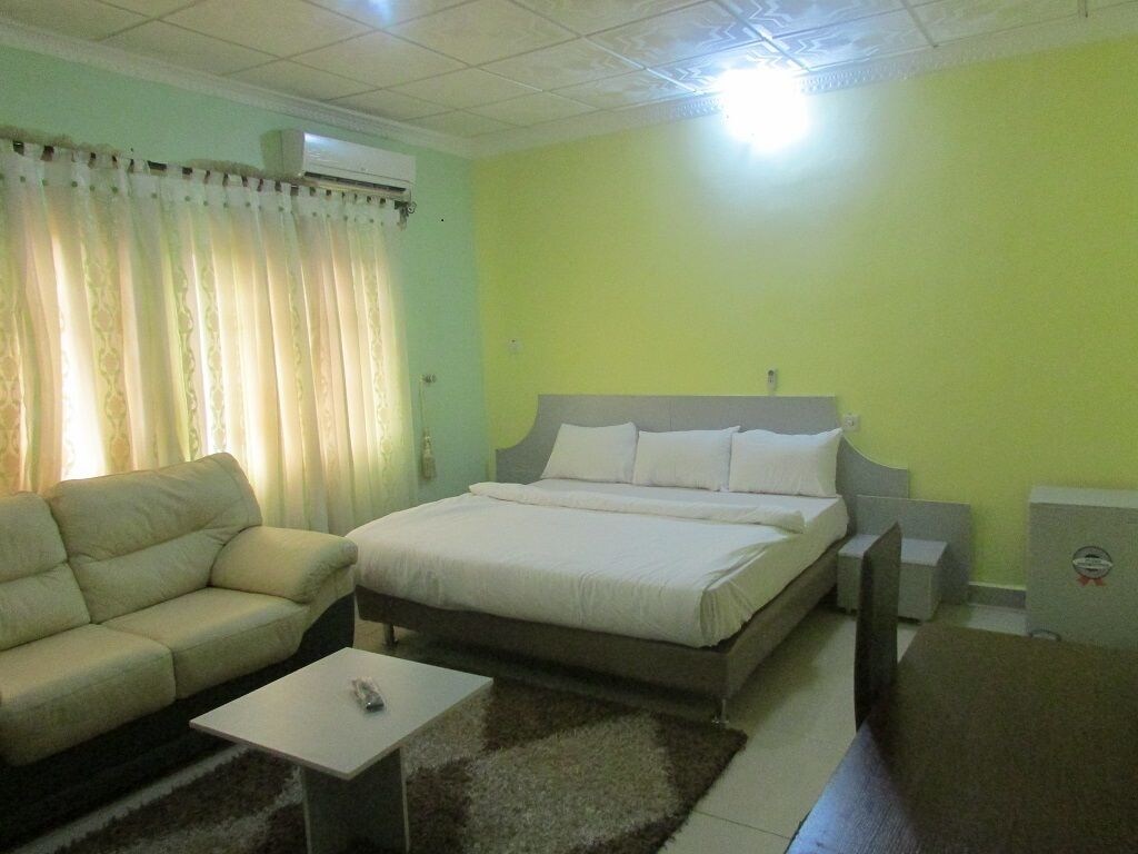 BUSINESS, SUITE, KING BED