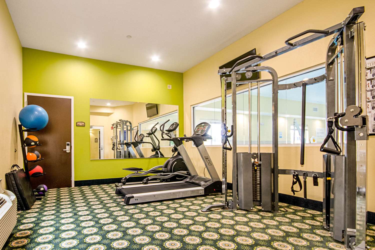 Quality Inn & Suites Glenmont - Albany South 6/14