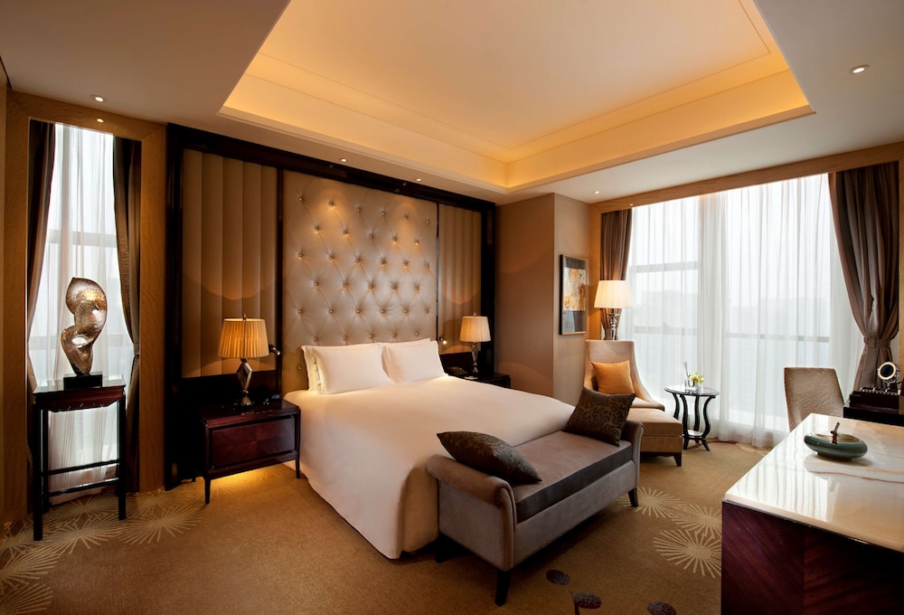 Hilton Nanjing 23/98