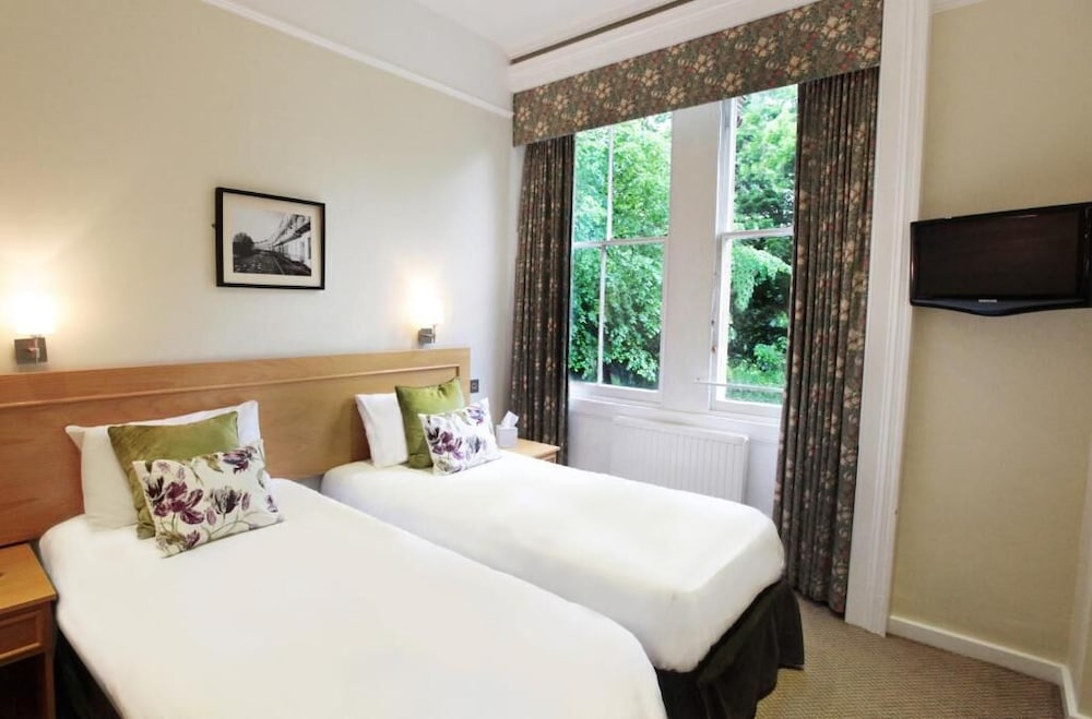 Victoria Square Hotel 9/50