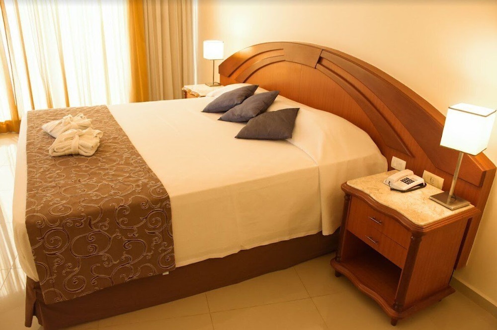 PRESIDENTIAL, SUITE