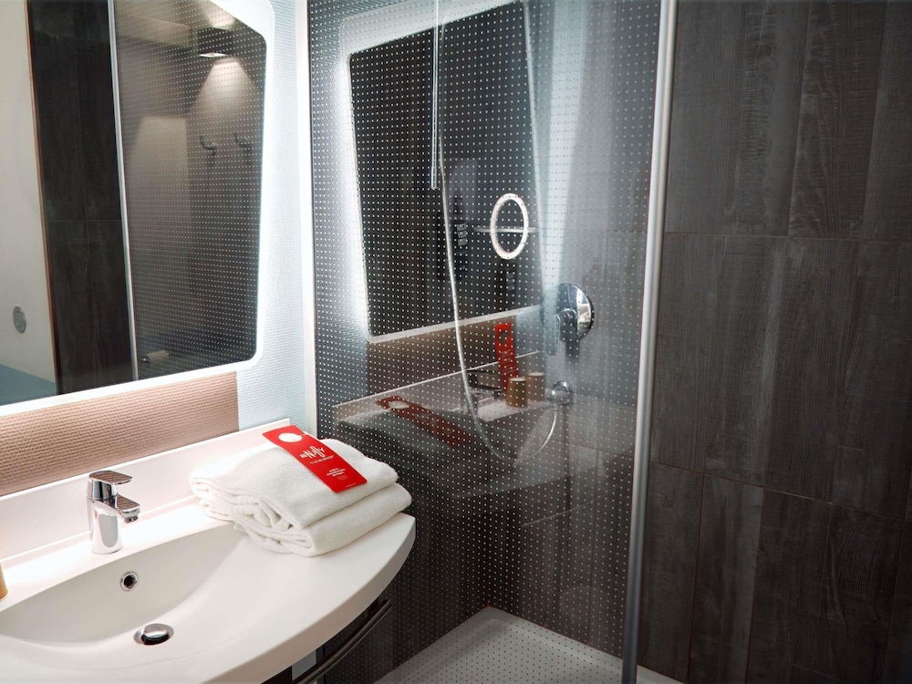 Ibis Amboise 62/65