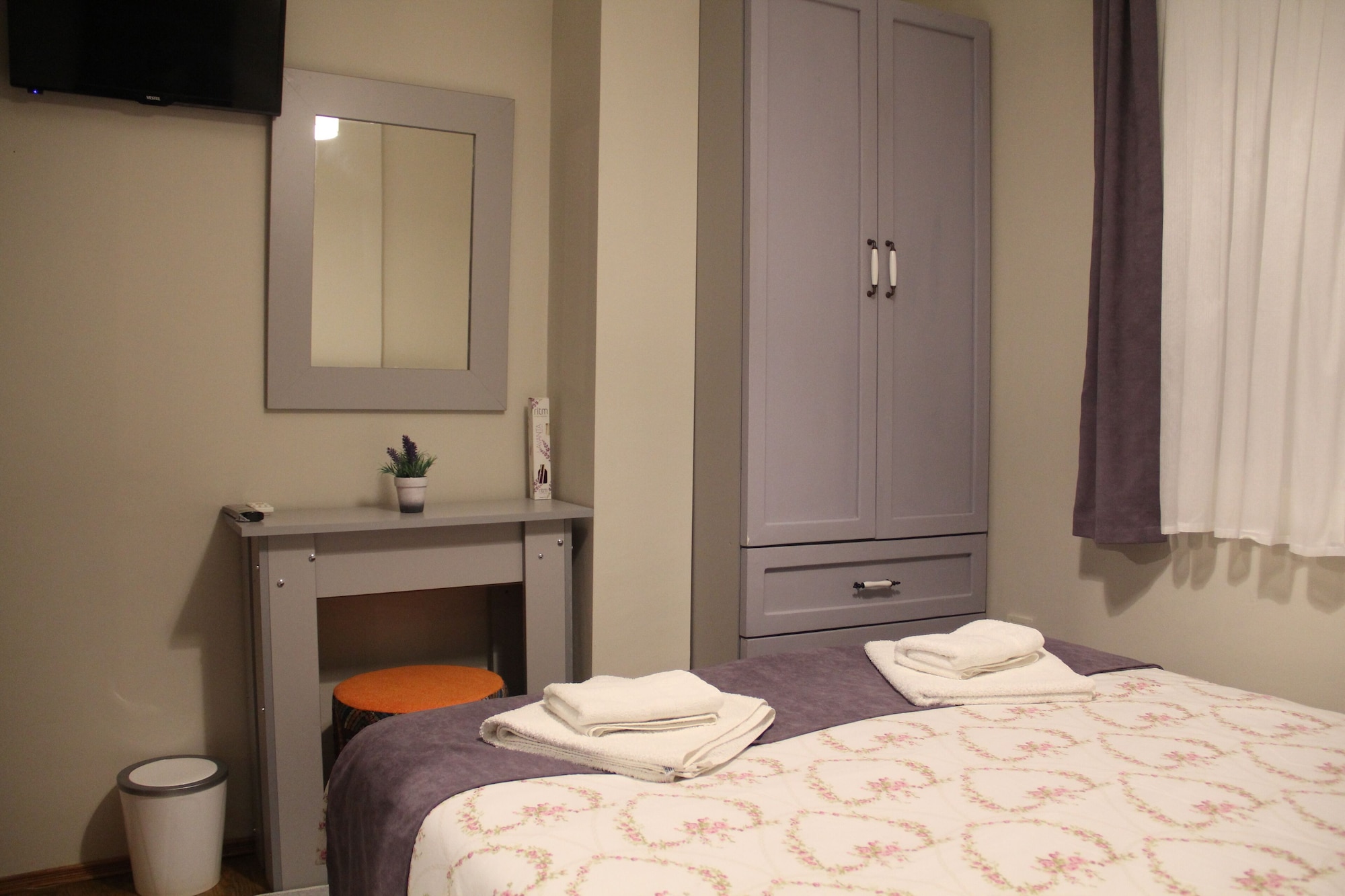 STANDARD, DOUBLE BED