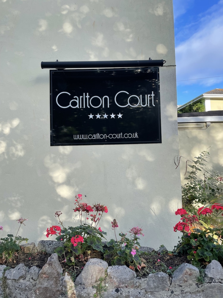 Carlton Court 4/50