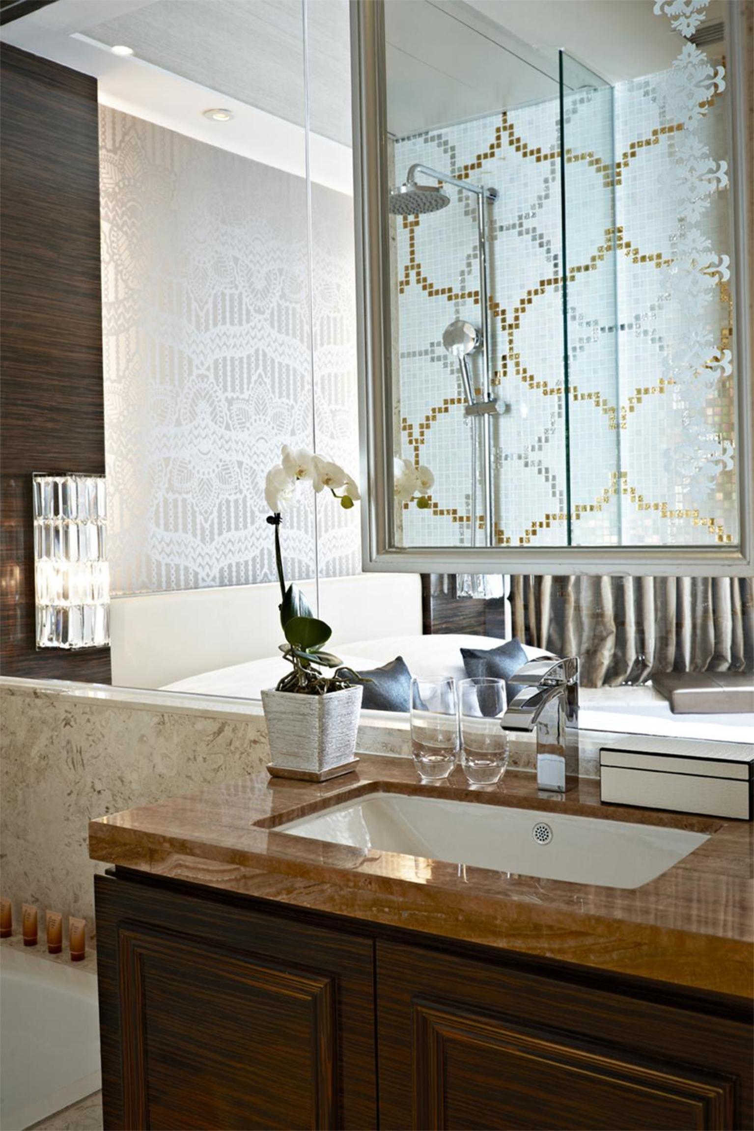 Superior, Suite, King Bed, Dorsett Kwun Tong Hong Kong Hotel 3/4