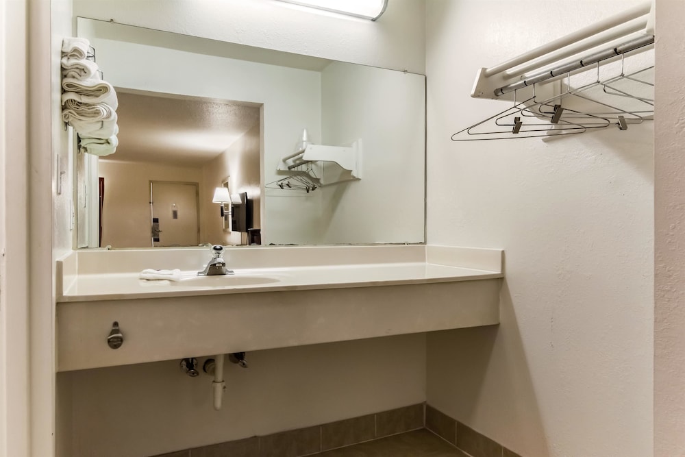 Motel6 Raleigh, NC Cary 53/54