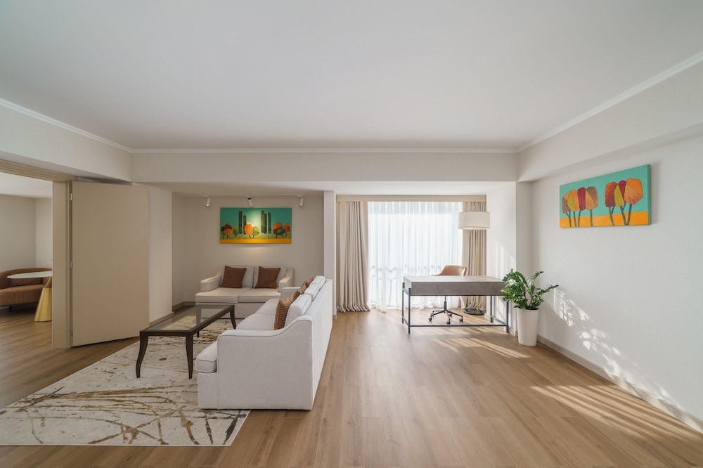 Hyatt Regency Bishkek 34/49