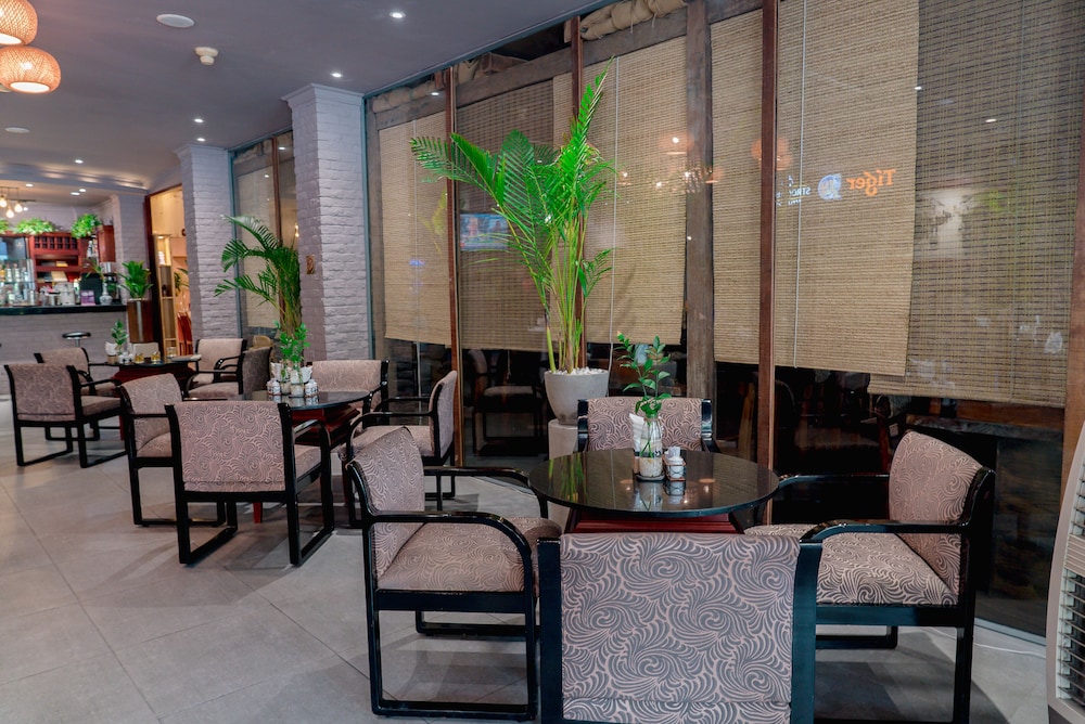 Royal Hotel Saigon 56/70