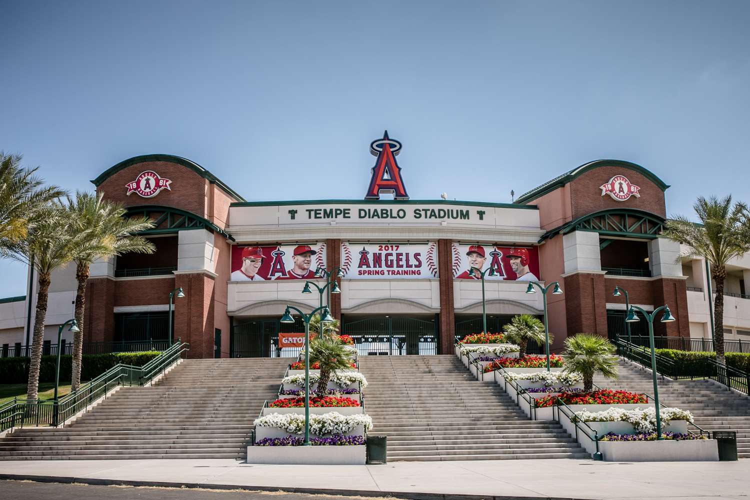 Holiday Inn Express & Suites Phoenix-Tempe 4/22