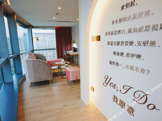 Le Joy Hotel 5/23