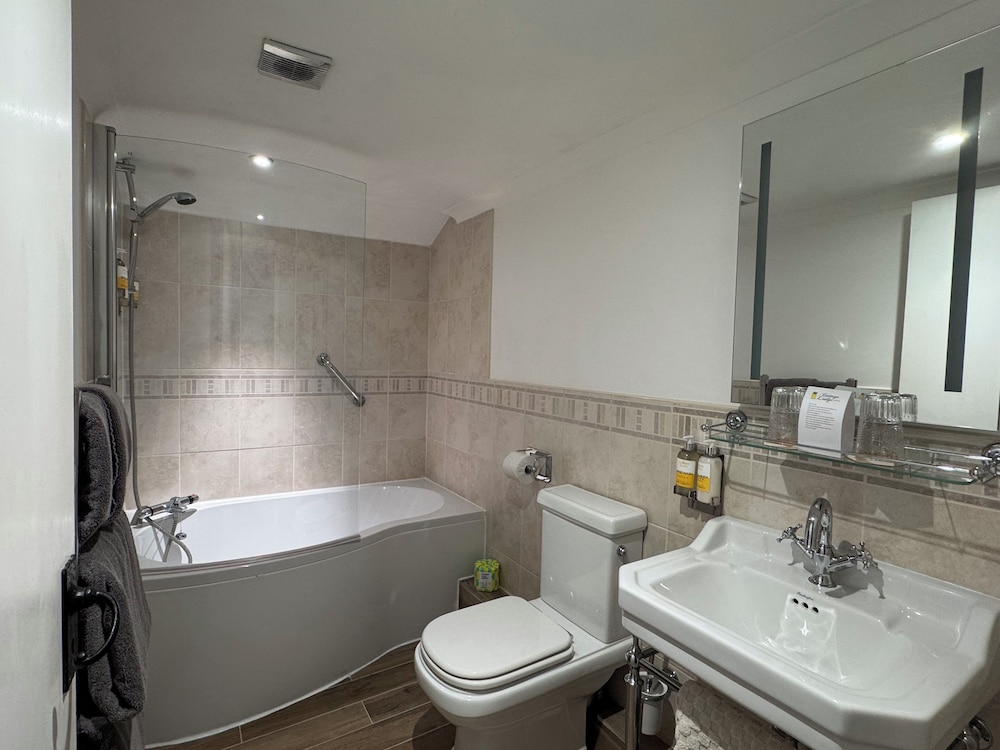 Cottage Lodge Hotel 47/50