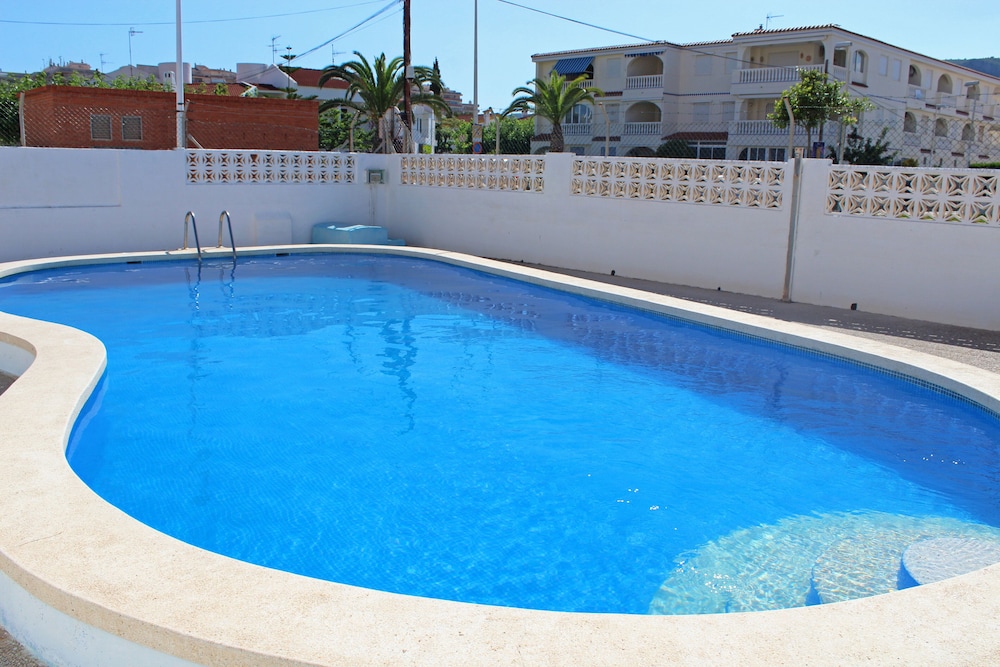 APARTAMENTOS BERNAT PIE DE PLAYA 3000 42/68